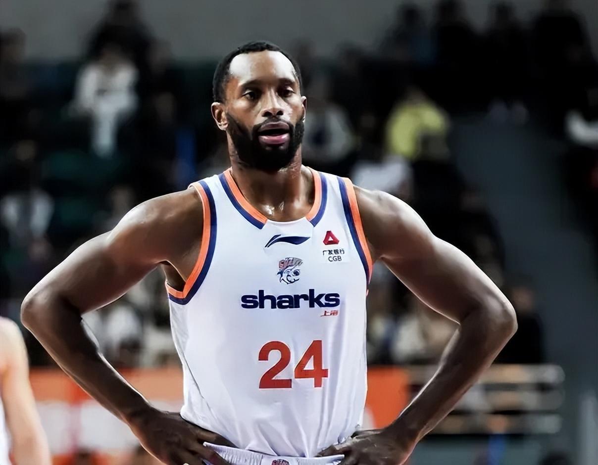 上海110-80战胜福建 球员评价：弗格满分，洛夫顿良好，10人及格